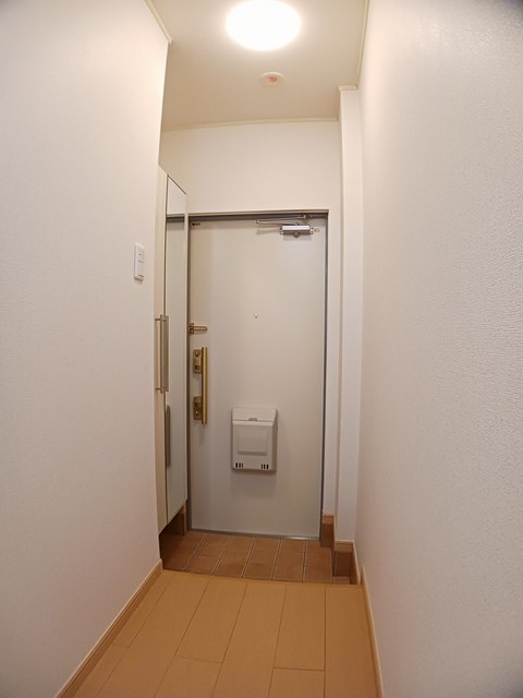 ハイツ赤坂 玄関