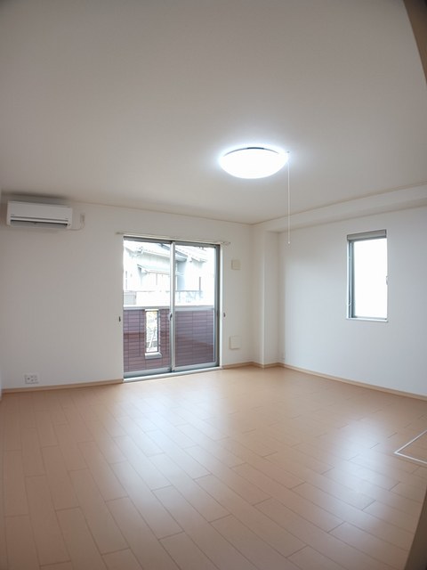 ハイツ赤坂 リビング