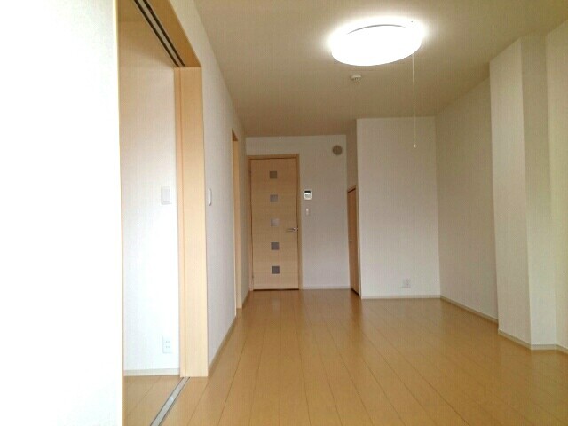 ディアコート口酒井　参番館 リビング