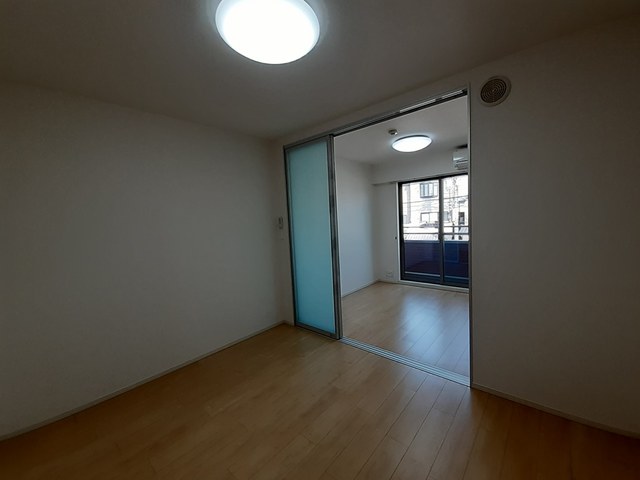 ステュ－ディオ招提 リビング