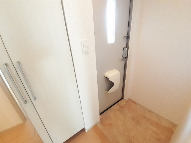 Ｎｅｏ　Ｃｏｕｒｔ　藤 玄関