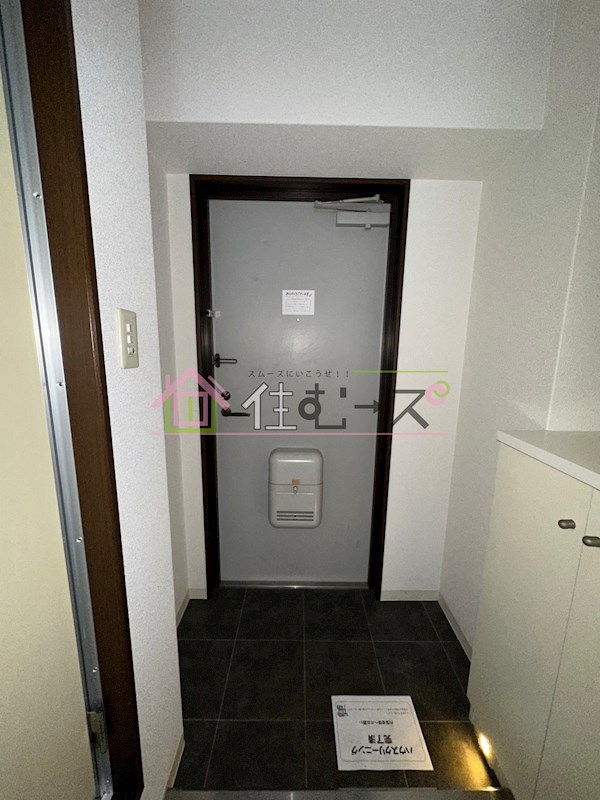 エムロード玉造 玄関