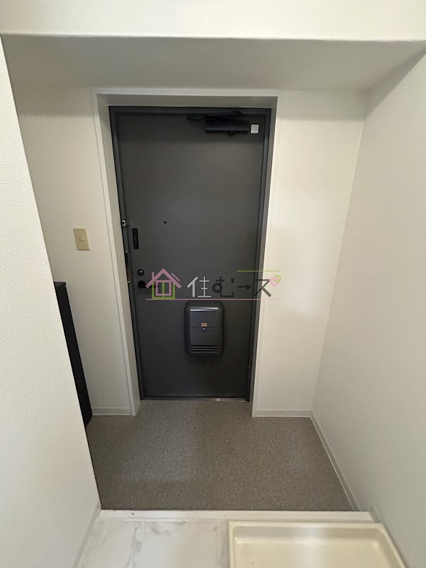 R-CUBE新大阪 玄関