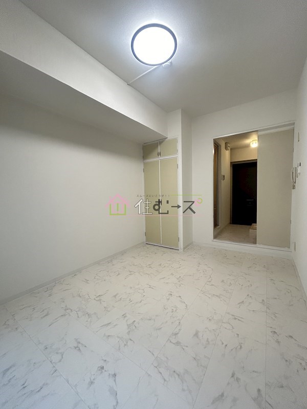 R-CUBE新大阪 リビング