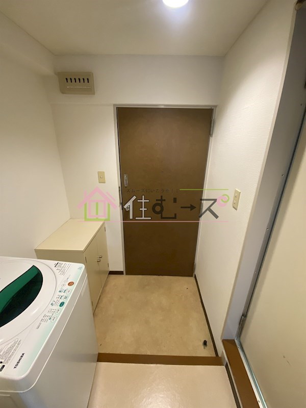 ノイメゾン堀江 玄関