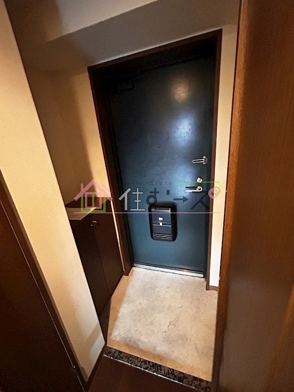 リーガル北梅田 玄関