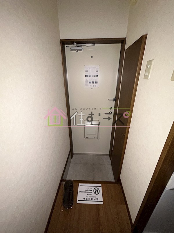 アンプルール　フェール　ドミール 玄関