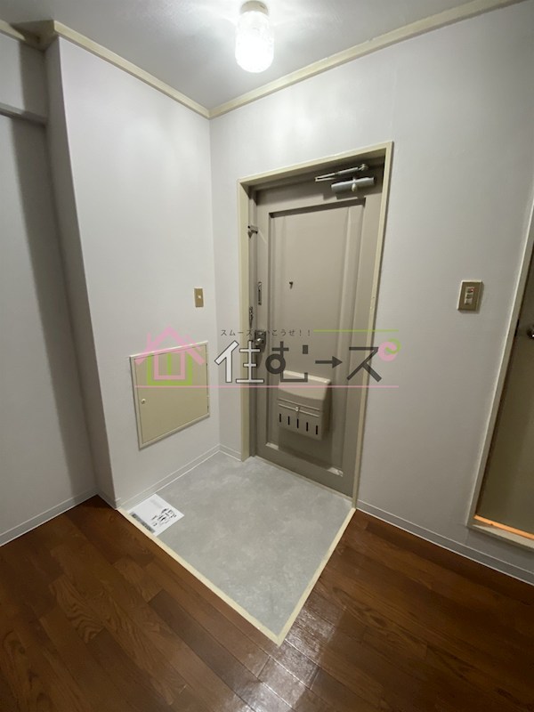 西田ハイツ 玄関