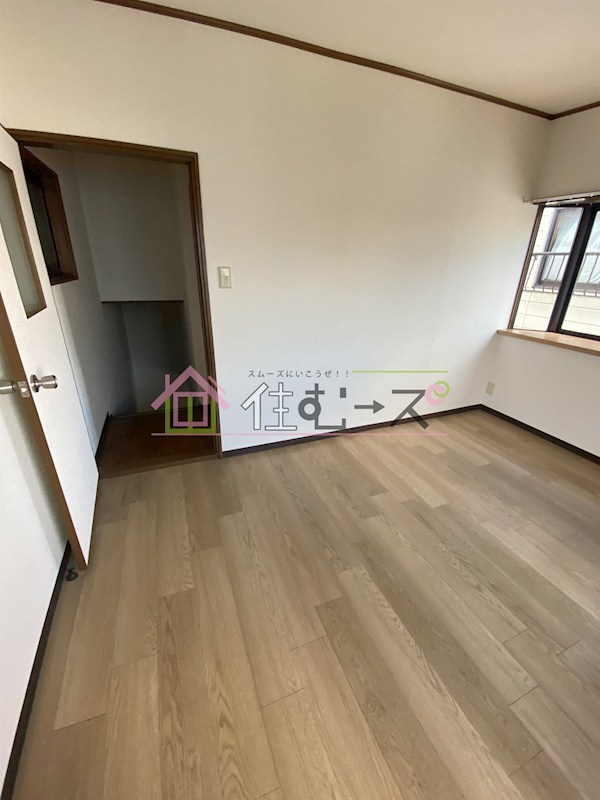 鶴見区安田３丁目貸家 リビング