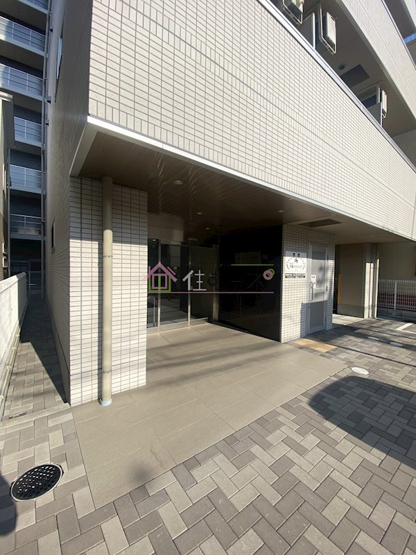 The Upper House その他1