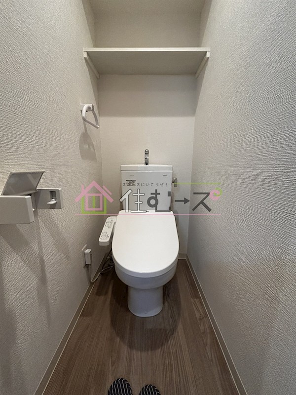 The Upper House その他3