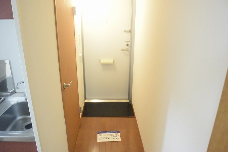 レオパレスみやび 玄関