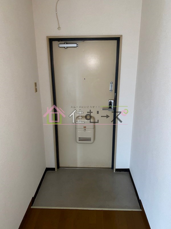 グローバルエイト 玄関