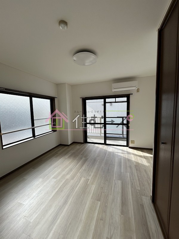 メゾンルアール ベッドルーム