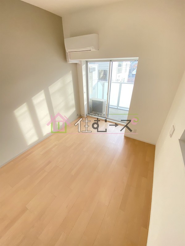 Luce Kujonishi ベッドルーム