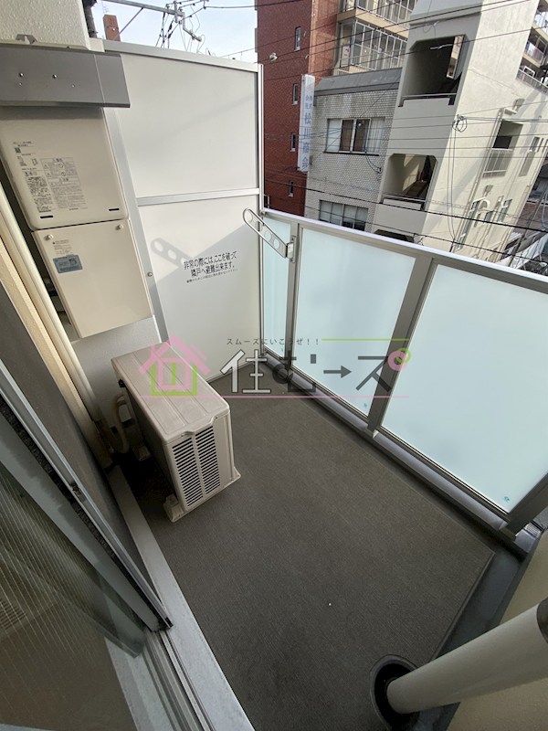 Luce Kujonishi ベランダ