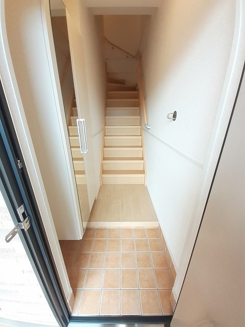 ヴィラ・アムール 玄関