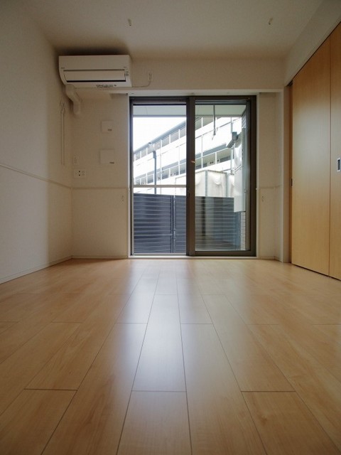 レフィナード・コンドミニオ リビング