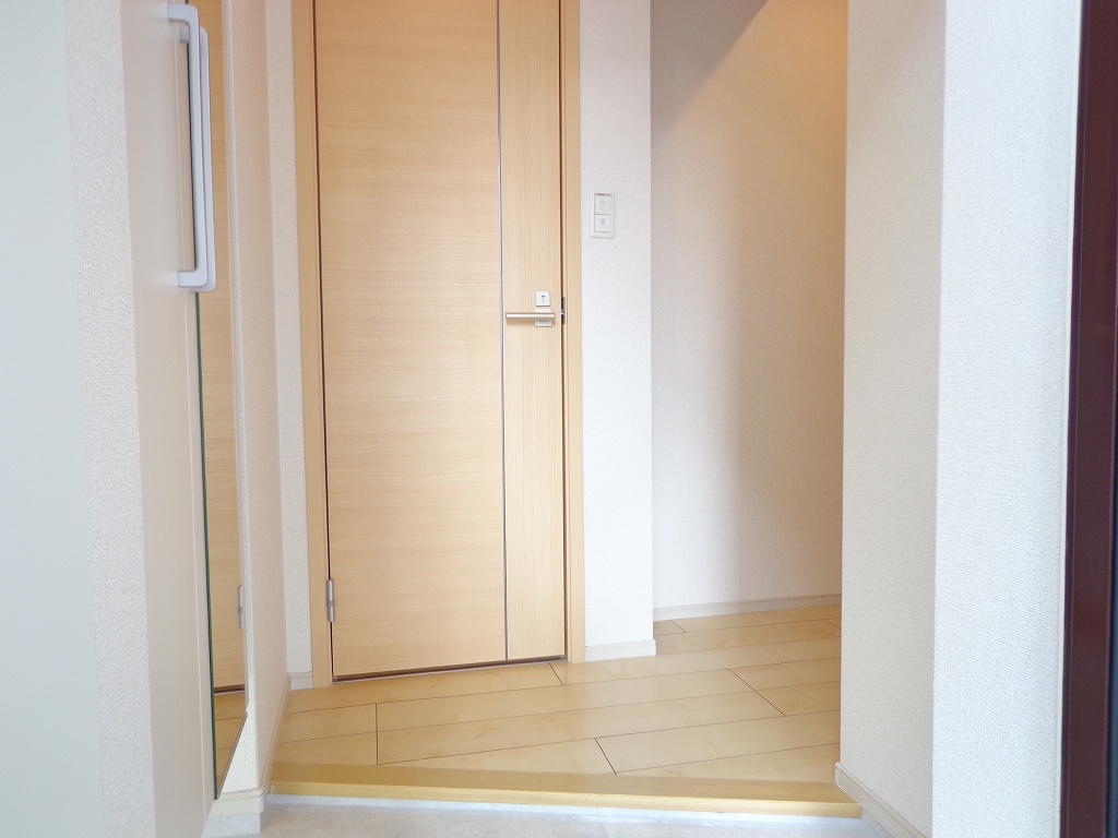 ハックベリー茨木南 玄関