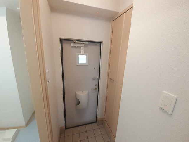 アンソレイエ　Ⅰ 玄関