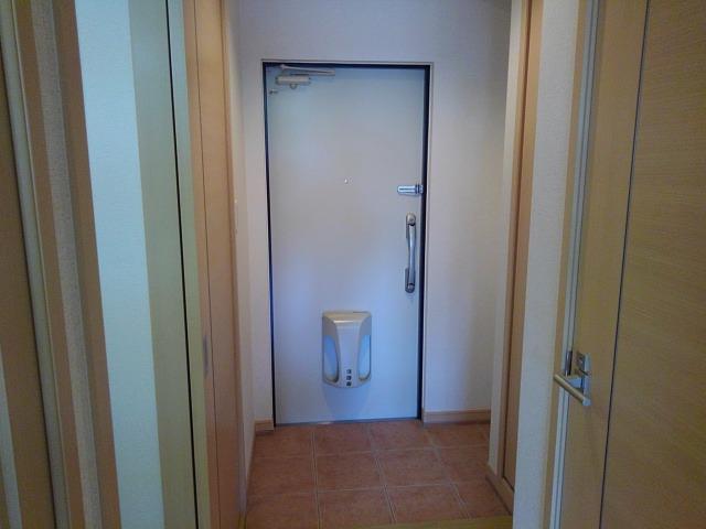 メゾン　アウローラ 玄関