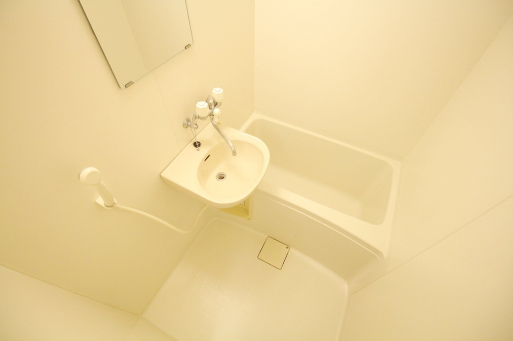 レオパレスマツヤ 風呂画像