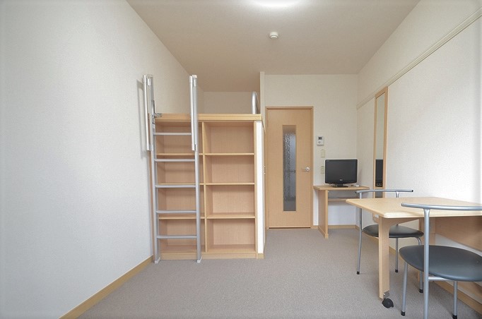 レオパレスフリージア リビング