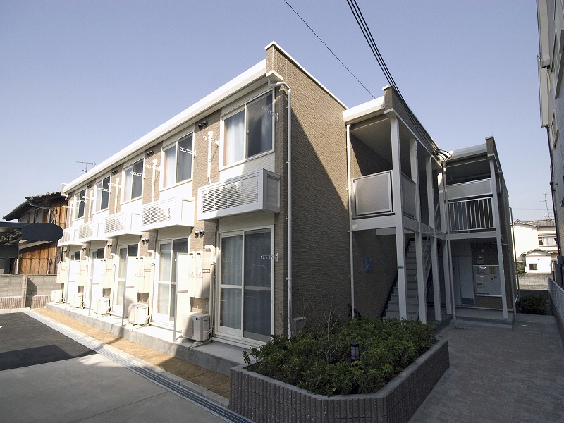 レオパレスプロヴァンス 外観