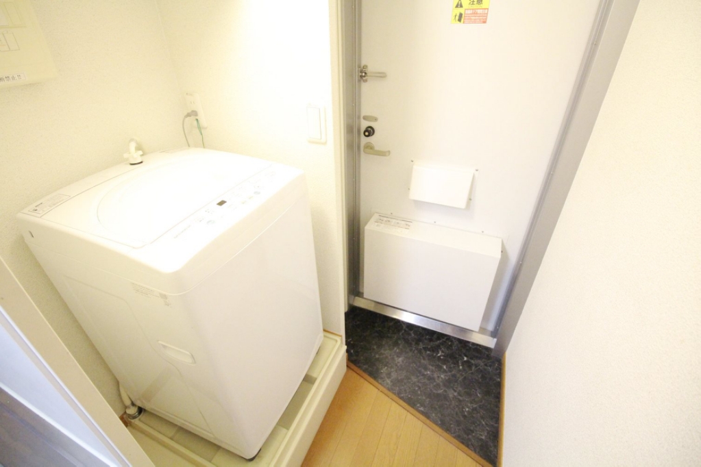 レオパレスクリスタ住吉 玄関