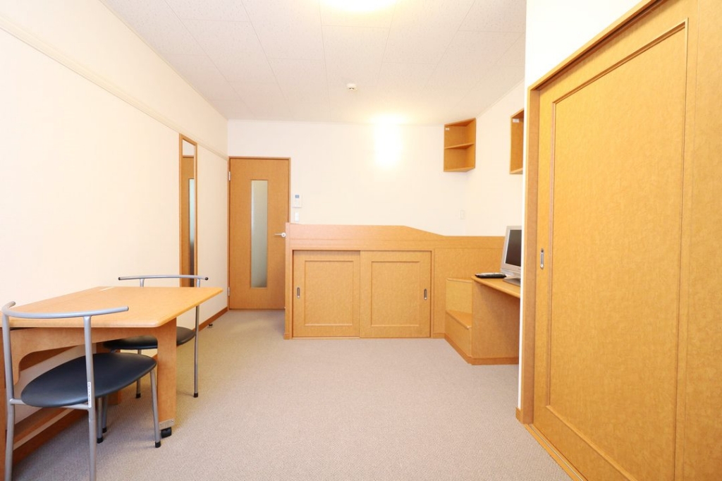 レオパレス新家 リビング