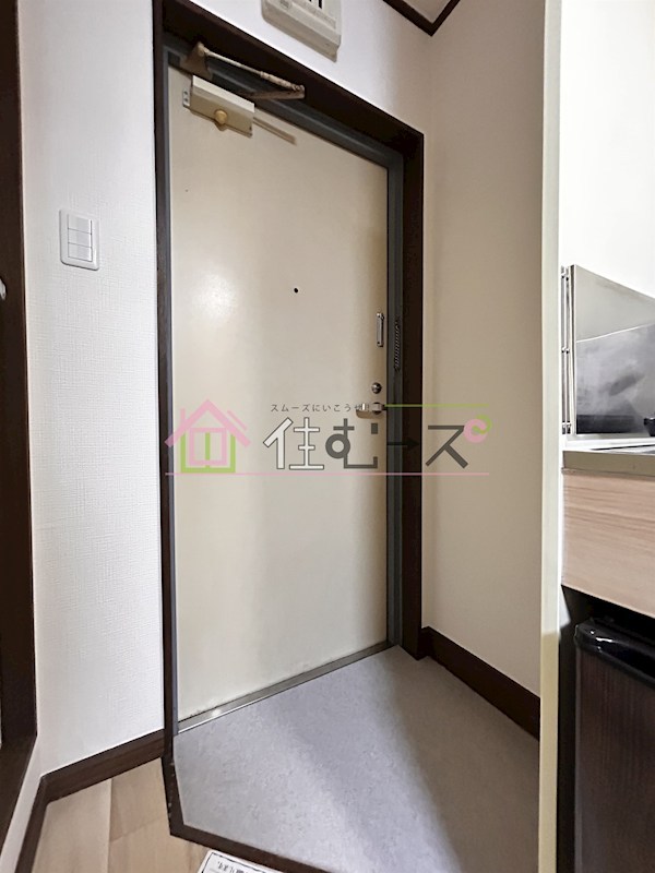 フローレンスサンワ 玄関