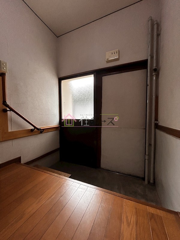 勝山北2丁目テラス 玄関