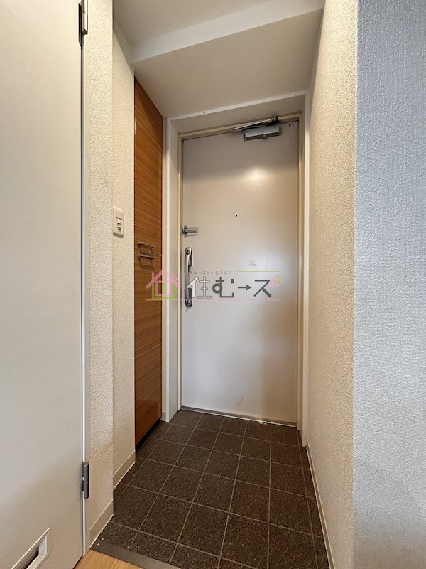 クレスト新今里 玄関