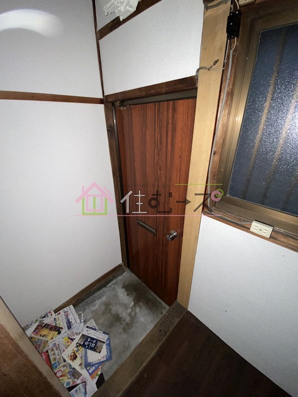 南市岡1-10-13貸家 玄関