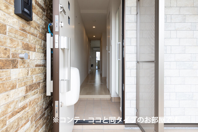 スペチアーレ　チンクエ 玄関