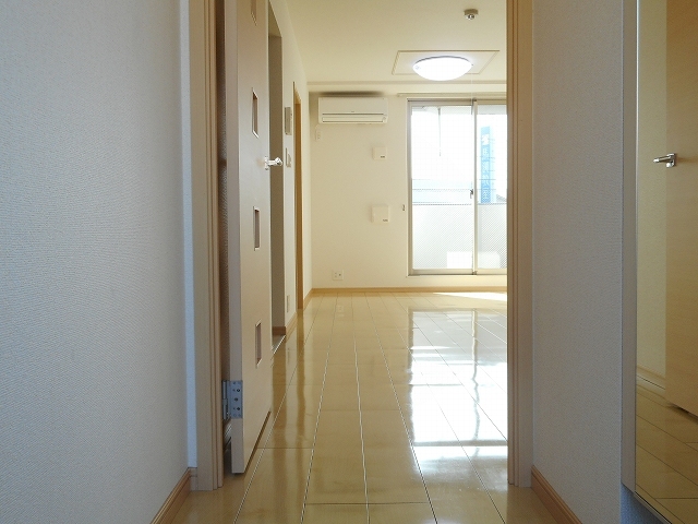 ミレ　オレイユ　ベル 玄関