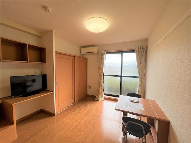 レオパレスあおぞら リビング