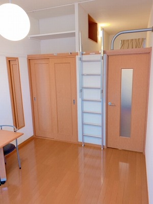 レオパレスシェ　モアⅡ ベッドルーム