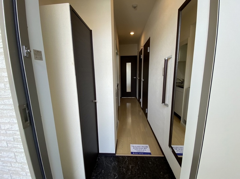 クレイノベルフルール 玄関