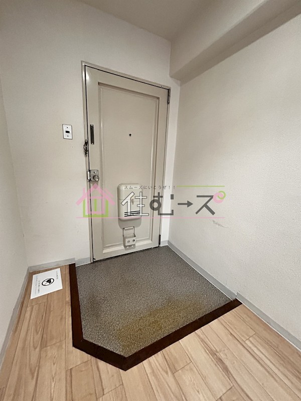 フルーレ新大阪ビル 玄関