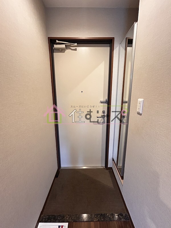 プリエール新大阪サウス 玄関