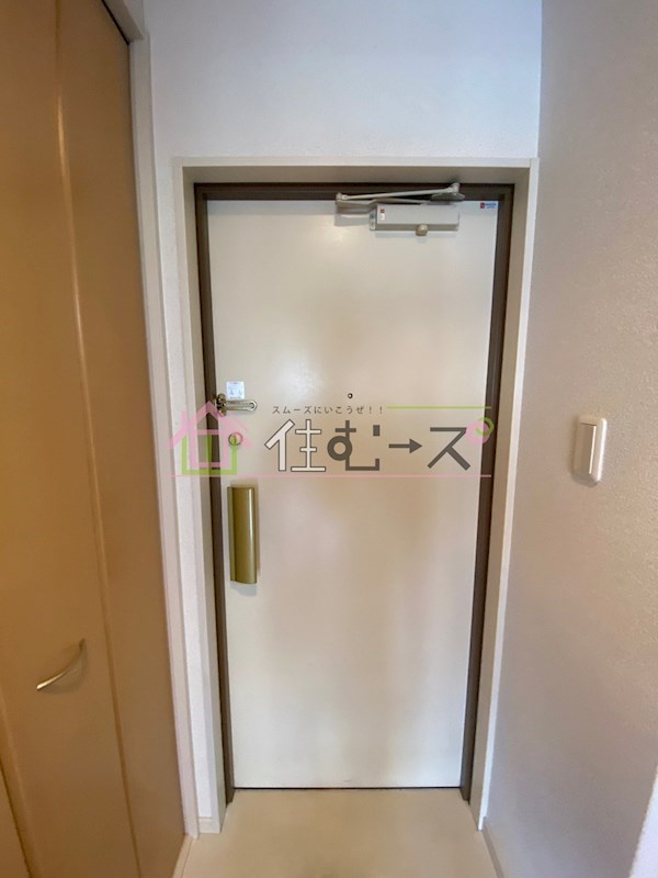 ドゥエリング桜川 玄関