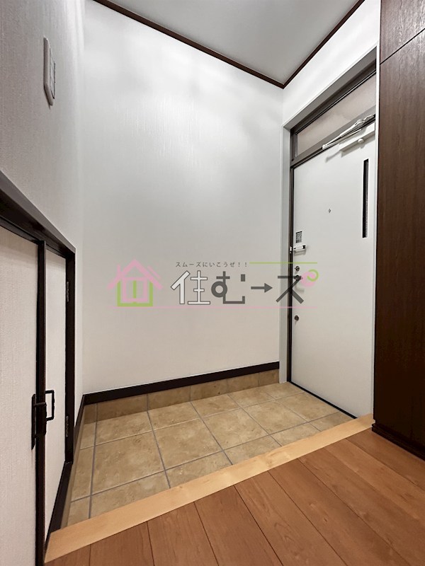 フラット塚本 玄関