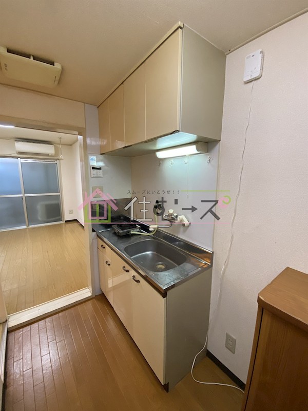 シロハイヌ新大阪 キッチン