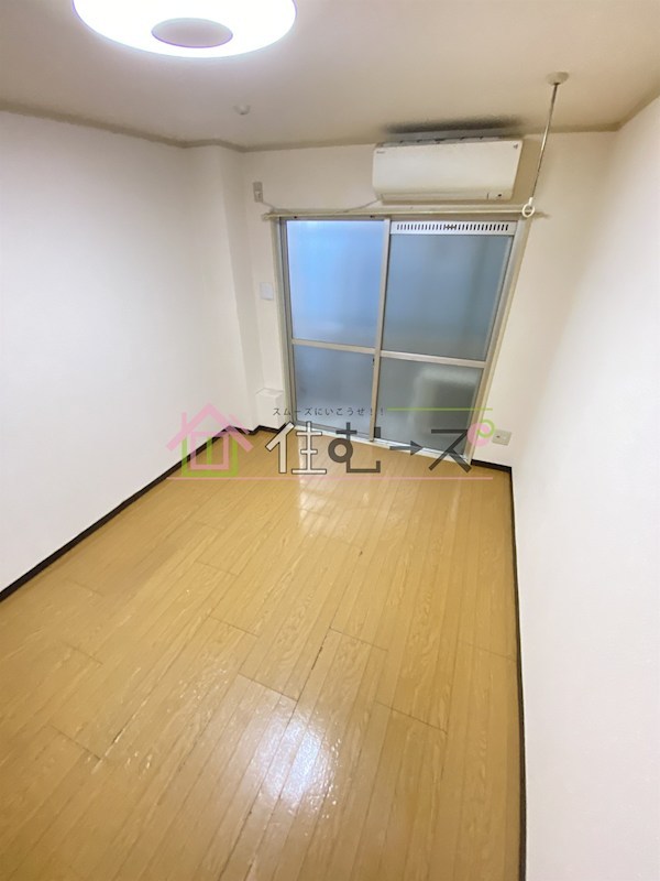 シロハイヌ新大阪 ベッドルーム