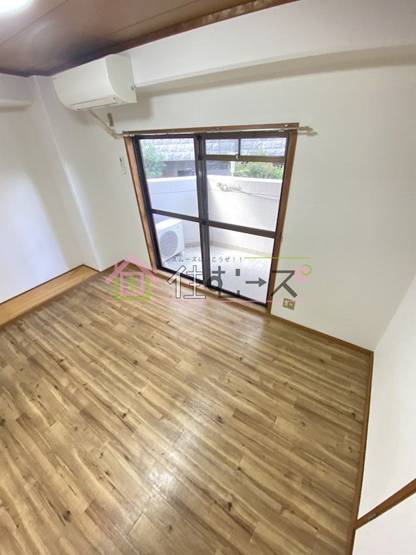 新大阪野元ビル ベッドルーム