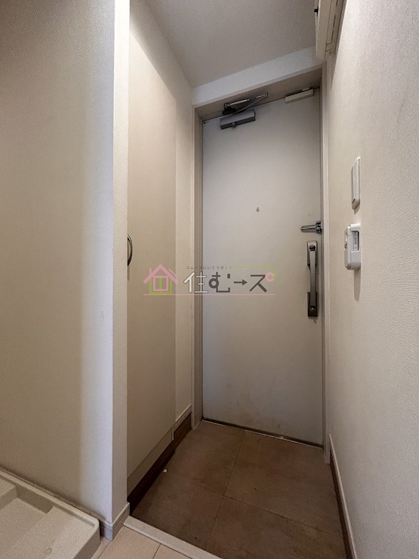 ラパンジール加島 玄関