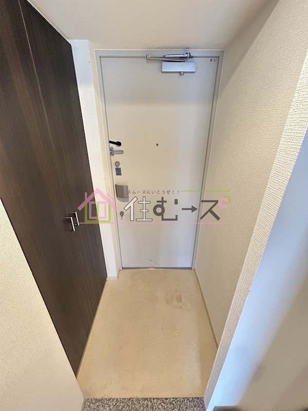 エステムコート阿波座プレミアム 玄関