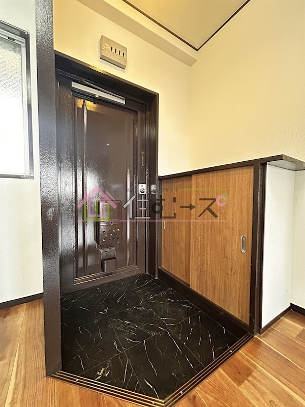 毛利マンション 玄関