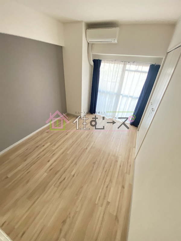 ロイヤルハイツ菅原 ベッドルーム